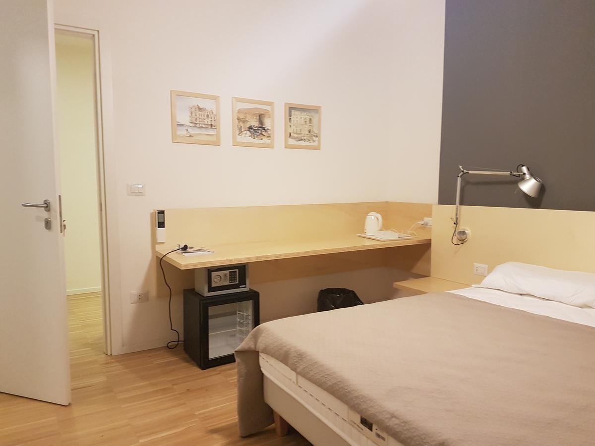 Le Stanze Di Piazza Dei Martiri Bed & Breakfast Naples Luaran gambar