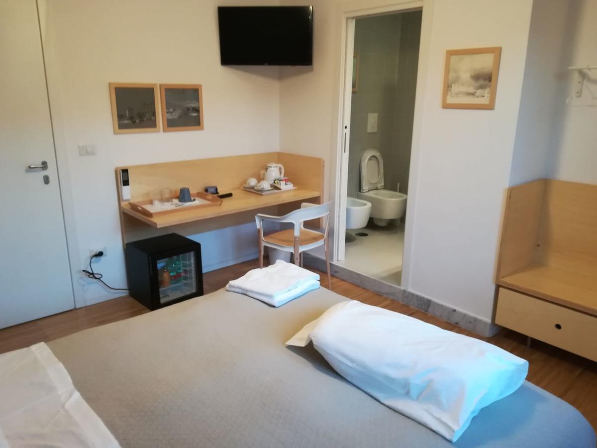 Le Stanze Di Piazza Dei Martiri Bed & Breakfast Naples Luaran gambar