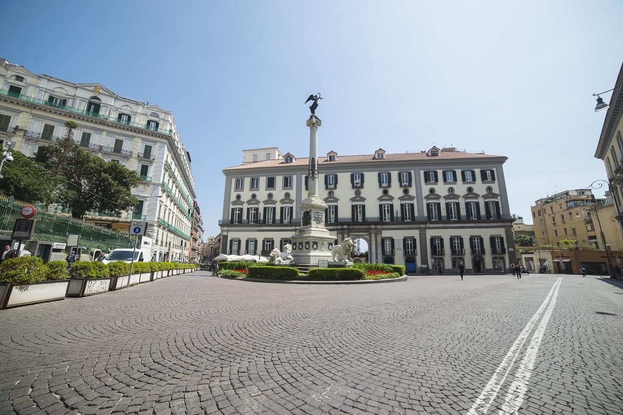 Le Stanze Di Piazza Dei Martiri Bed & Breakfast Naples Luaran gambar