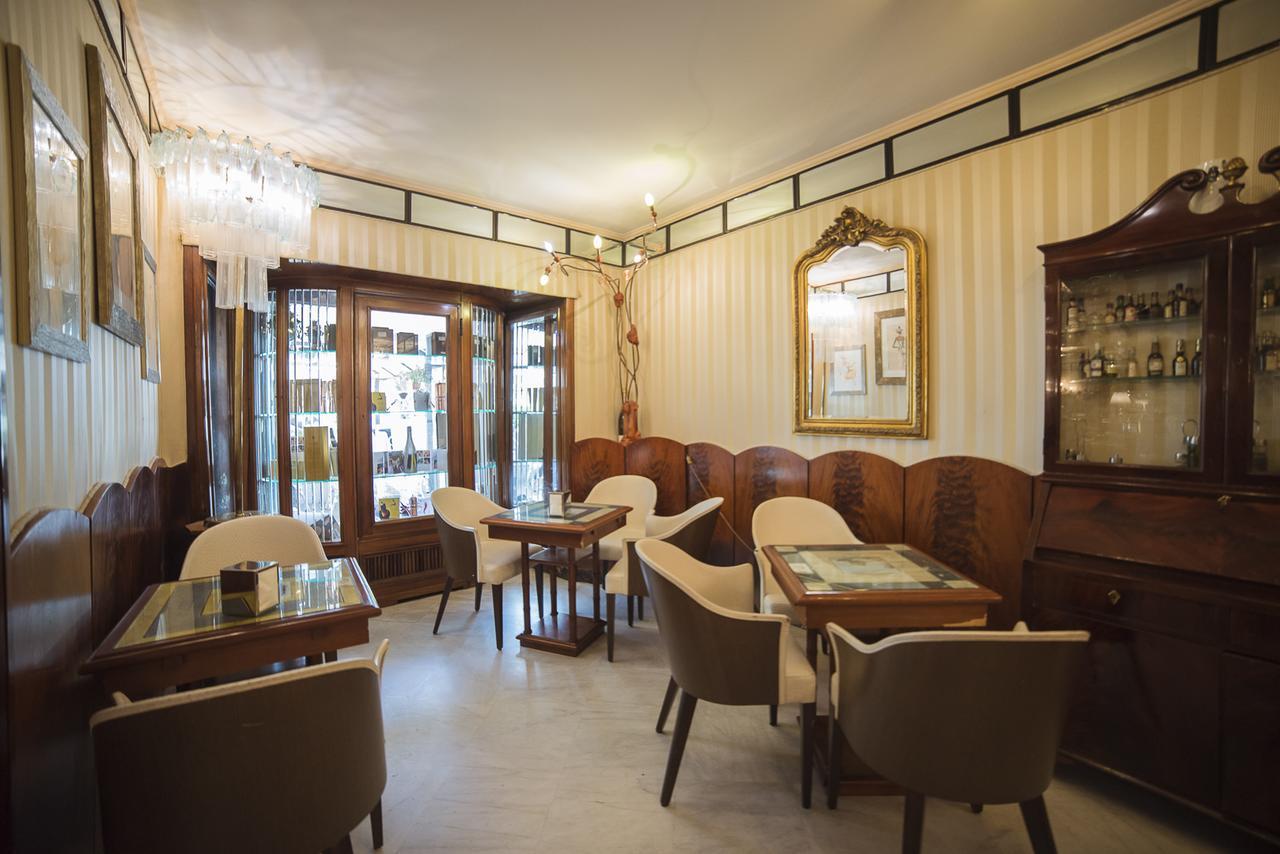 Le Stanze Di Piazza Dei Martiri Bed & Breakfast Naples Luaran gambar